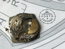 Load image into Gallery viewer, Universal Geneve Golden Shadow Cal: 2-66 Watch Movement