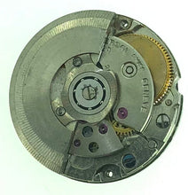 Load image into Gallery viewer, Watch Movement Universal Geneve 24